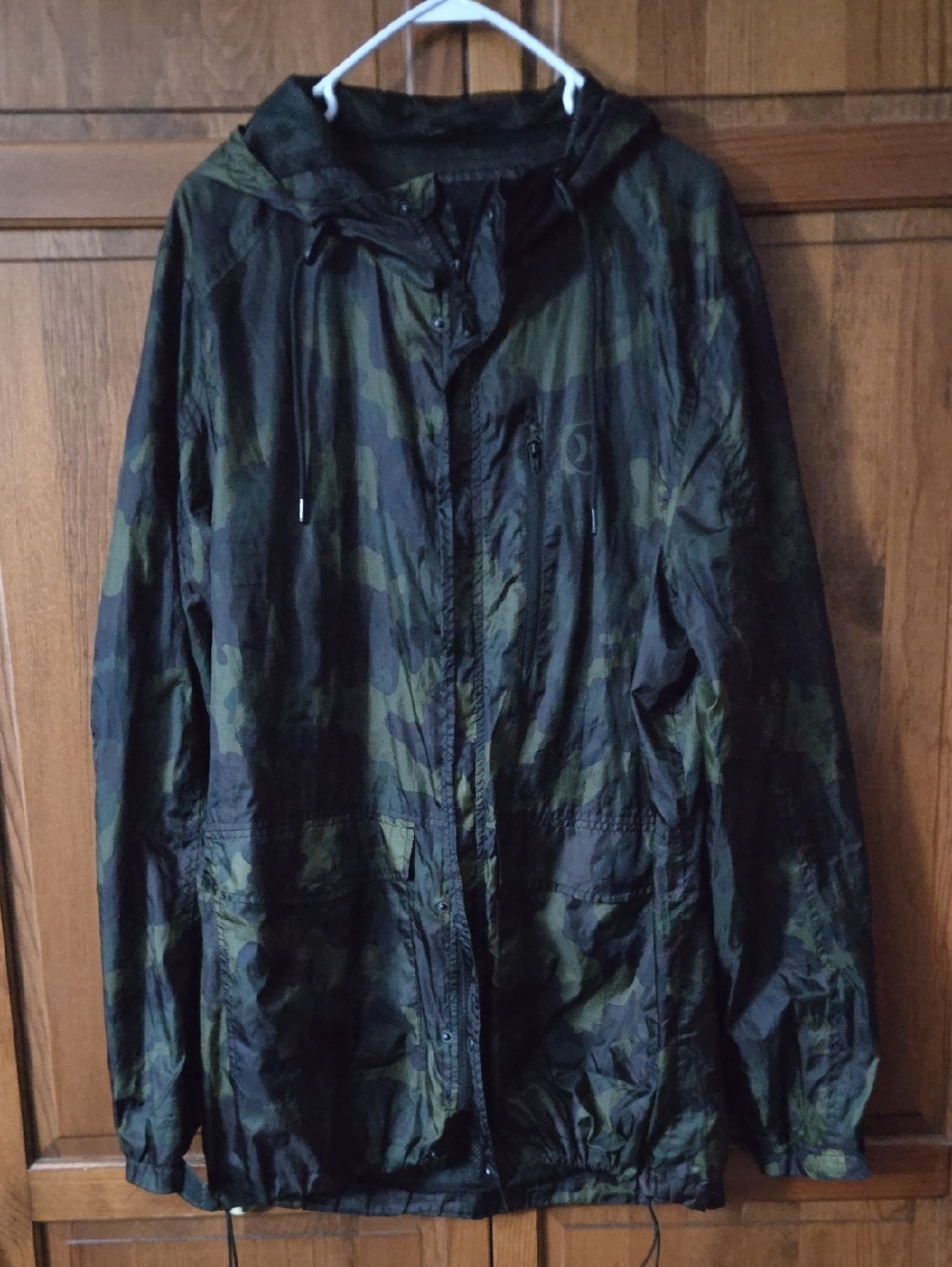 Hurley Men's XL Camo Windbreaker Jacket - Green/Black